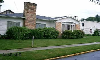 INCREDIBLE RANCH HOME!  BEAUTIFUL HARDWOOD FLOORS, UPDATED MECHANICS, NEWER ROOF, CORNER LOT 75X120.  MOVE IN CONDITION!  3 CAR GARAGE WITH WORKSHOP AND CARRIAGE HOUSE.  CENTRAL AIR, NEW VINYL IN KITCHEN, NEW BERBER CARPET IN DINING ROOM, STONE FIREPLACE.