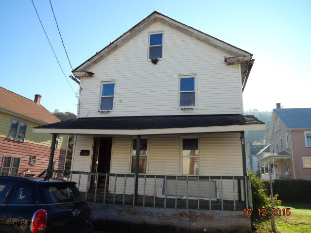 Don't miss out! This two story has an updated kitchen, fenced in yard, lots of potential at this price, worth a look