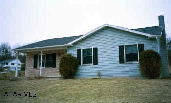 1 story blue vinyl rancher
