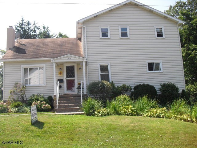 4 Bedroom, House on dead end street large lot with 70 blueberry bushes and gardens. Master bedroom has a large walk in closet. Great large kitchen with beautiful island included. Move in condition - Must see to appreciate! Front and back screen doors and hot water tank.