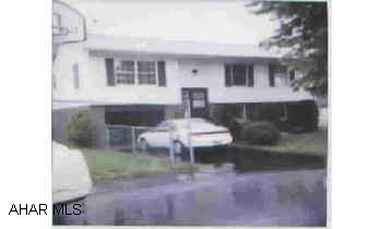 Great prices for this Eldorado Bi-leve. Nice fenced yard. Large familyroom has walkout to yard. Lot 70/70x102.79/96.79 Great prices for this Eldorado Bi-leve. Nice fenced yard. Large familyroom has walkout to yard. Lot 70/70x102.79/96.79