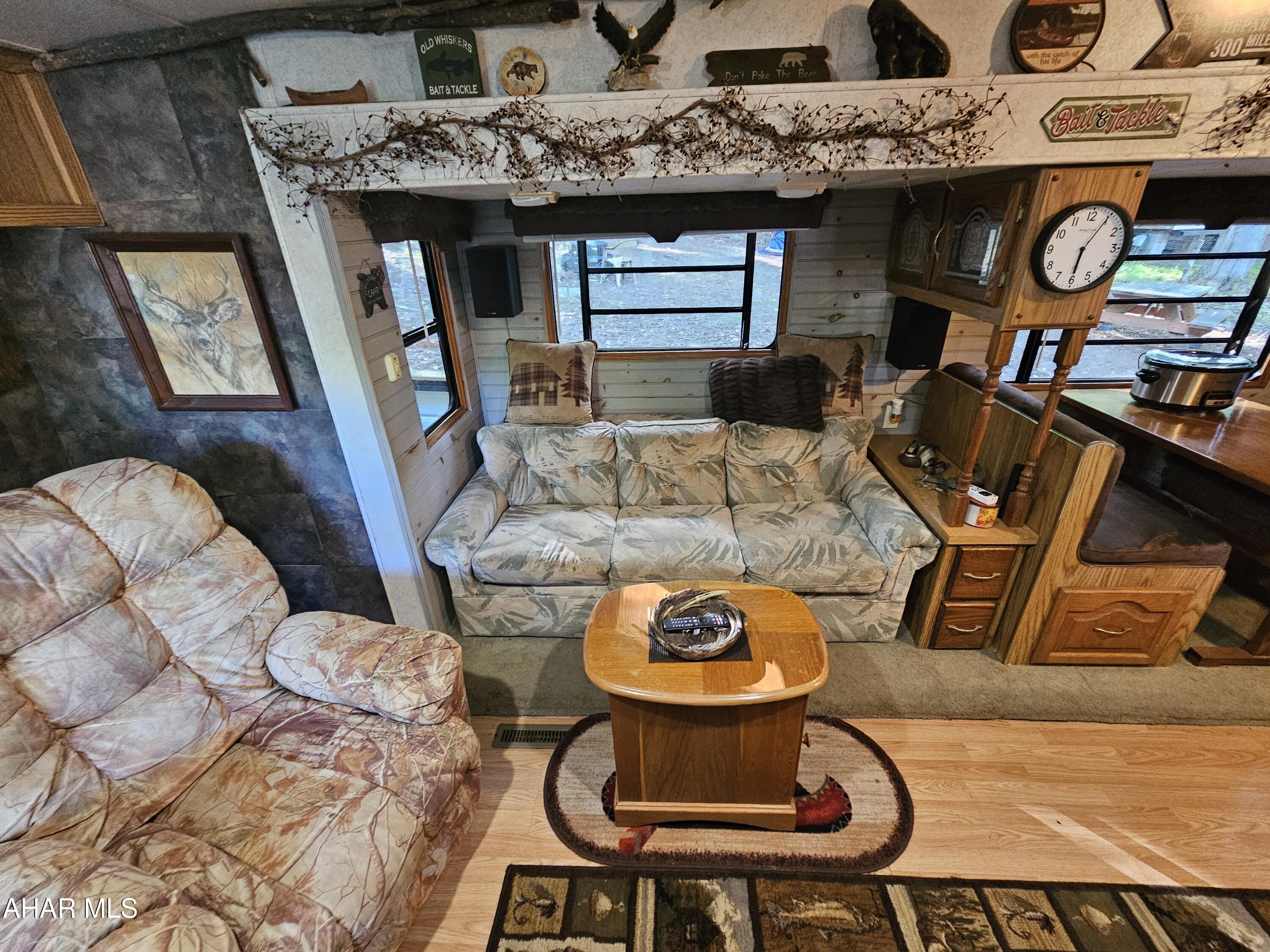 Glendale Yearound - Residential