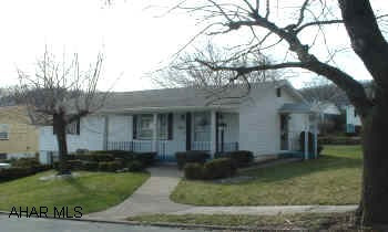 SOLID RANCH HOME ON A LARGE LOT IN A NICE NEIGHBORHOOD WITH CENTRAL AIR, HARDWOOD FLOORS, ETC. TRANSACTION LICENSE - ALL CLOSING COSTS PAID BY BUYER.  IMMCULATE 2BR RANCH ON A 62.5X120 LEVEL LOT IN A NICE NEIGHBORHOOD.  CENTRAL AIR, HARDWOOD FLOORS.  VERY NICE HOME.  CALL MIKE MANGIA X121.