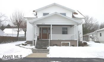 NICE HOME WITH FORMAL DINING ROOM, EAT IN KITCHEN, LARGE LIVING ROOM, FENCED YARD, OFF STREET PARKING, GREAT PATIO.  A MUST SEE.  OWNER MUST FIND SUITABLE HOUSING. NICE HOME WITH FORMAL DINING ROOM, EAT IN KITCHEN, LARGE LIVING ROOM, FENCED YARD, OFF STREET PARKING, GREAT PATIO.  A MUST SEE.  OWNER MUST FIND SUITABLE HOUSING.