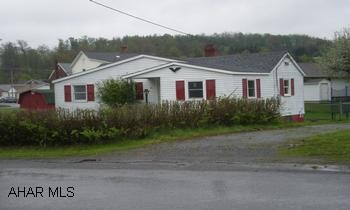 Cute remodeled home including new carpet, paint ect. Great for singles or couples. Side lot.