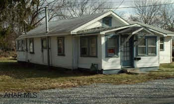 QUAINT BELLWOOD BUNGALOW WITH 2 BEDROOMS, 1 FULL BATH, SUNROOM, NEWER ROOF AND NICE LEVEL LOT.  GREAT FOR AN INVESTOR OR 1ST TIME HOME BUYER.  CALL LORA 931-1018. QUAINT BELLWOOD BUNGALOW WITH 2 BEDROOMS, 1 FULL BATH, SUNROOM, NEWER ROOF AND NICE LEVEL LOT.  GREAT FOR AN INVESTOR OR 1ST TIME HOME BUYER.  CALL LORA 931-1018.