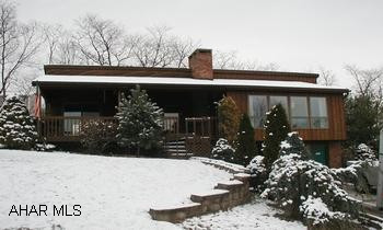 ROLLING HILLS BEAUTY W/ 3 BEDROOM & 2 BATHS. YOU'LL LOVE THE MASTER SUITE COMPLETE WITH WALK-IN CLOSET & FULL BATH. OPEN FLOOR PLAN W/ FIREPLACE & VAULTED CEILINGS. CENTRAL AIR & GREAT VIEW.FINISHED BASEMENT W/ WETBAR & WOOD STOVE. NEW 50YR SHINGLE ROOF. ROLLING HILLS BEAUTY W/ 3 BEDROOM & 2 BATHS. YOU'LL LOVE THE MASTER SUITE COMPLETE WITH WALK-IN CLOSET & FULL BATH. OPEN FLOOR PLAN W/ FIREPLACE & VAULTED CEILINGS. CENTRAL AIR & GREAT VIEW.FINISHED BASEMENT W/ WETBAR & WOOD STOVE. NEW 50YR SHINGLE ROOF. CALL ELLEN @ 937-0062.