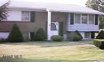 Nice bi-level with hardwood floors.  Great area.  Flat lot.
