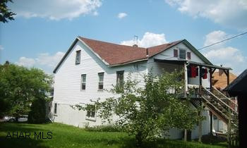 BROKER RELATED TO SELLER 3BD 2BA 2.5 STORY. LARGE YARD. DETACHED GARAGE WITH CARPORT. MOTIVATED SELLER! MAKE AN OFFER! $29900