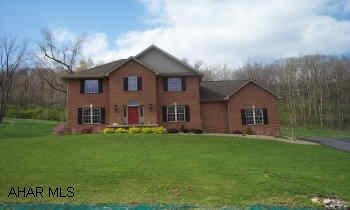 4BR, 3.5BA, 2 car garage. Beautiful back yard. Tastefully decorated inside. 3 car garage.