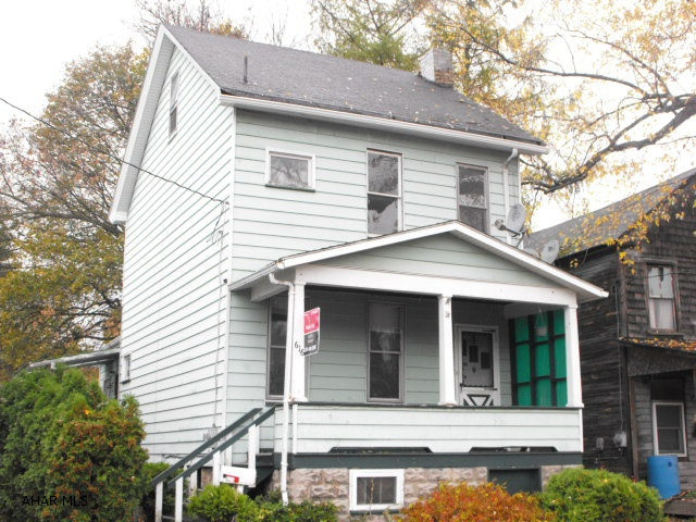 Handyman Special. No utilities.  Sold As Is.  Freeze damage & red tag on gas line to stove.  For special financing & incentives seller requests borrowers contact Chase loan officer Tanya M Roberts 717-387- 9436.  tanya.m.roberts@chase.com