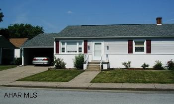 1/2 Double great for downsizing or investment.  Close to campus.  Roof and siding  New 2004.  Finished 14x21 heated room basement. 1/2 Double great for downsizing or investment.  Close to campus.  Roof and siding  New 2004.  Finished 14x21 heated room basement.