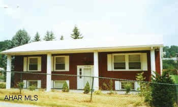 Lot size is irregular Beautiful Bi - Level with large 1st floor Florida room