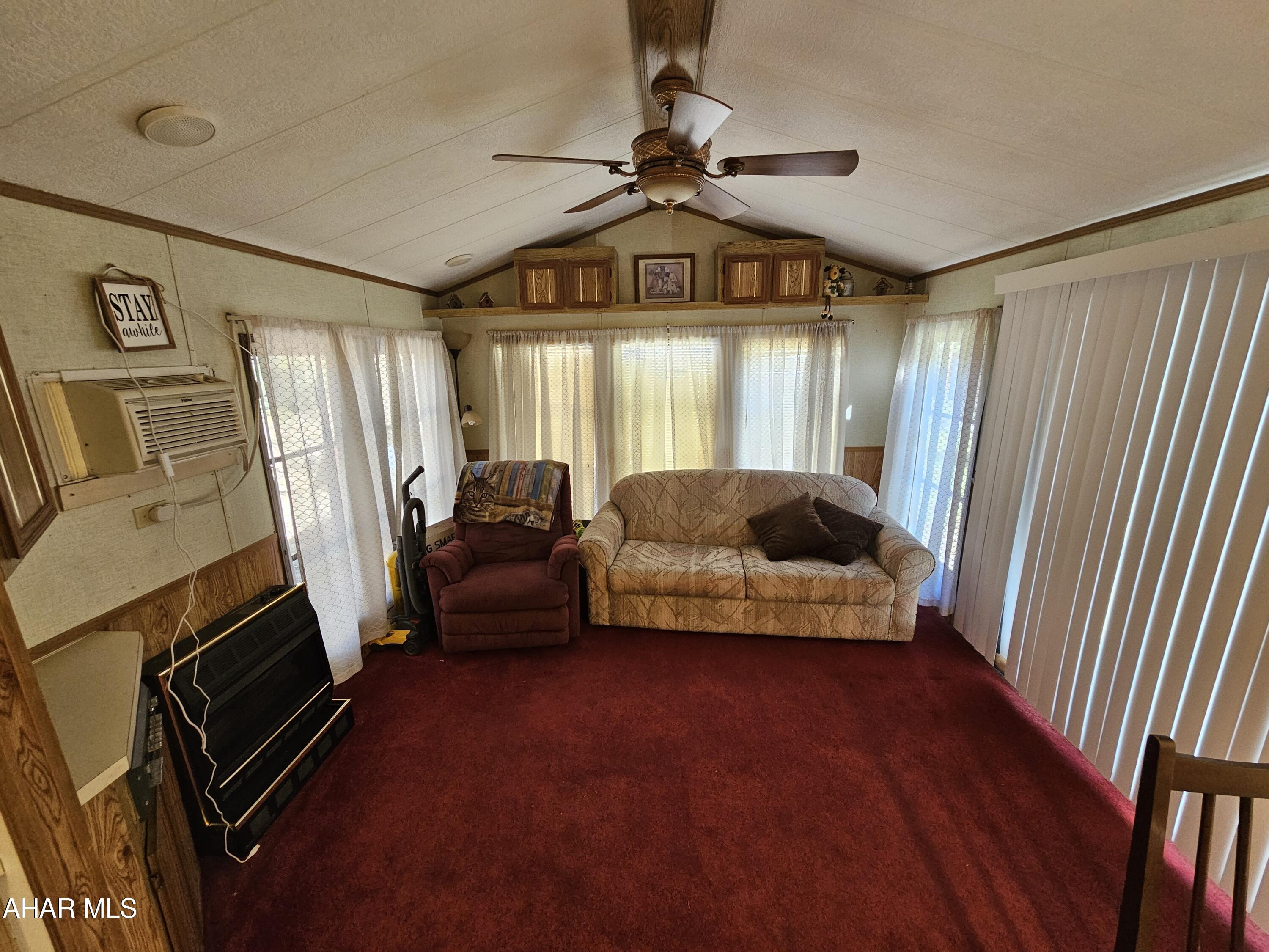 Glendale Yearound - Residential