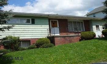 ONE STORY IN NEED FO REHABILITATION. LARGE LOT-FENCED. CALL JOHN REFFNER 932-1250. ONE STORY IN NEED OF REHABILITATION. LARGE LOT-FENCED. CALL JOHN REFFNER 932-1250.