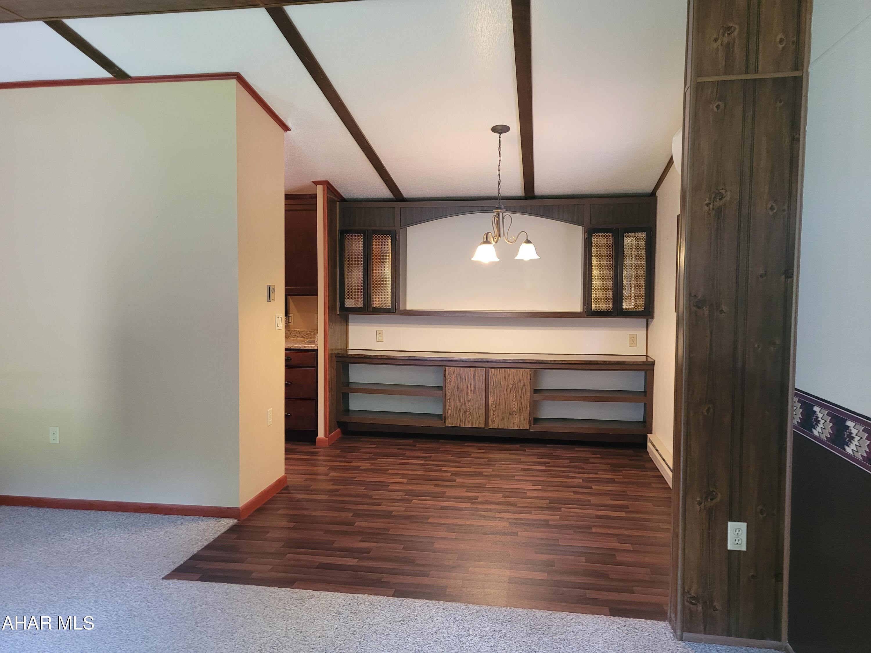Glendale Yearound - Residential