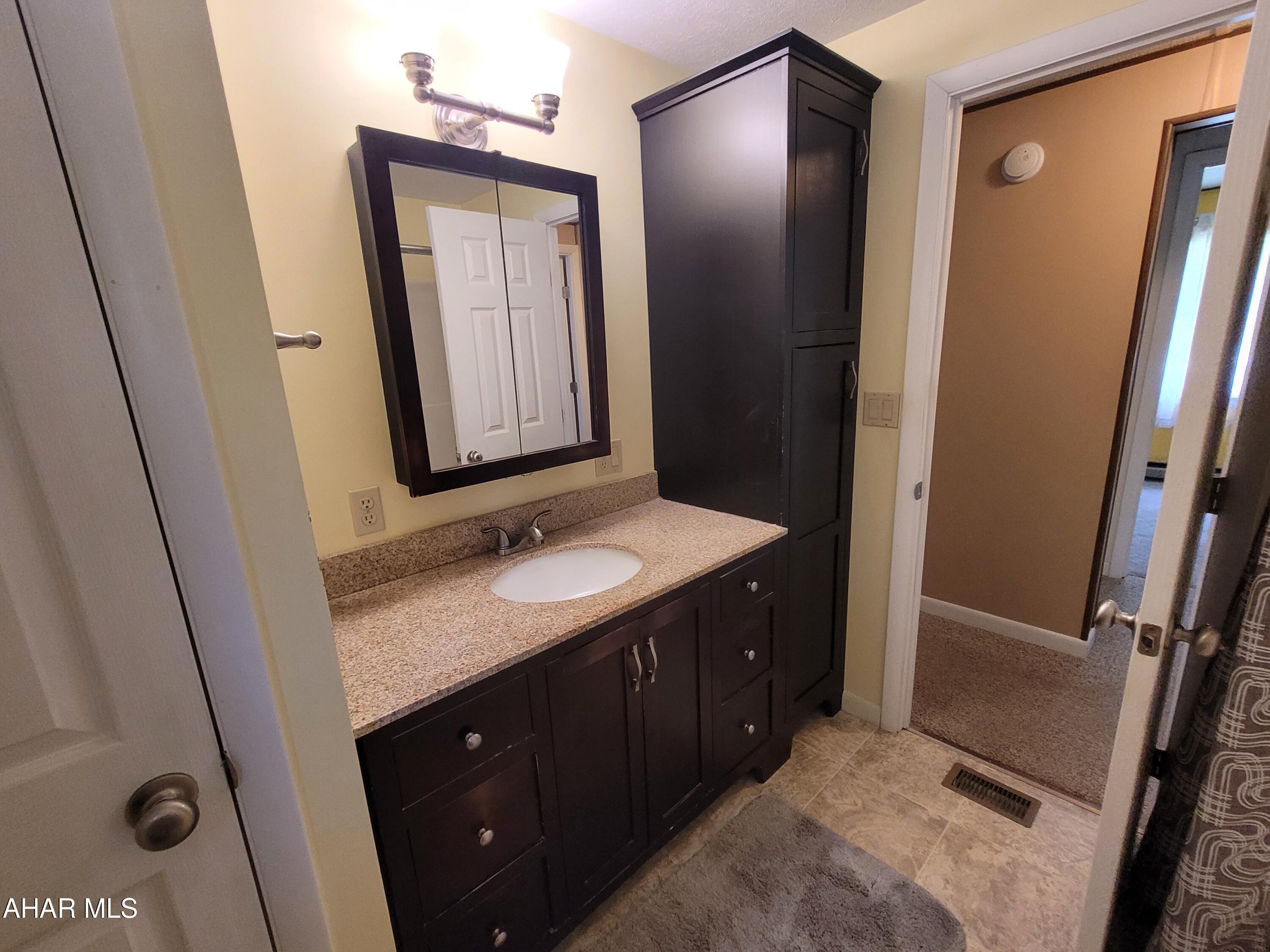 Glendale Yearound - Residential