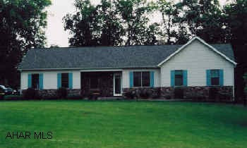 Excellent home, convenient to everything. Located in great neighborhood.