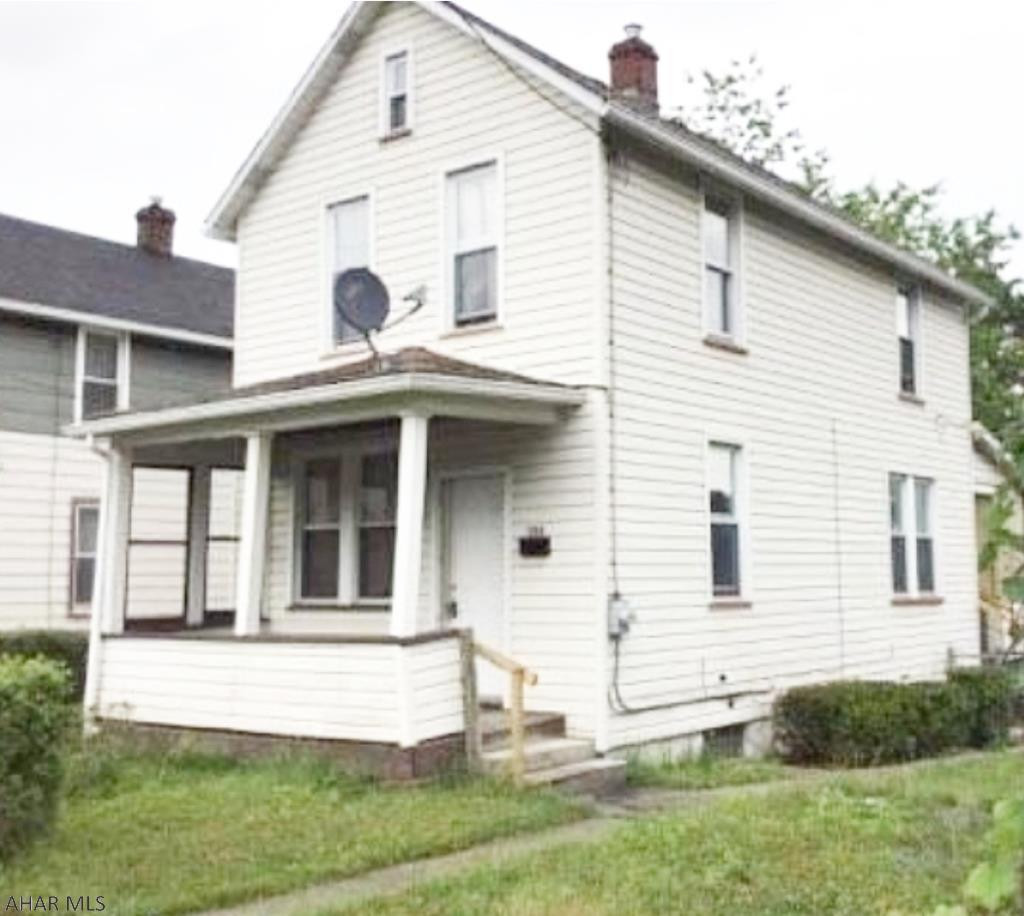 Updated 2 bedroom home in Johnstown. New paint and updated features throughout. The fenced in back yard offers outdoor entertaining For more information or your private tour call today. Tenant occupied 24 hour notice required