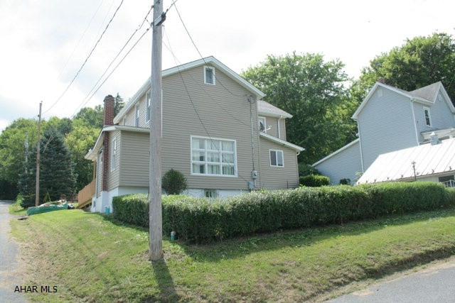 Completely renovated home. Custom kitchen with granite countertops and solid oak cabinets. Featuring stainless steel appliances and a wine cooler. New paint, carpet and drywall throughout home. Newer roof and updated electric. A new pellet stove in family room for a secondary heat source. New ceiling fans and light fixtures. Sellers have left nothing untouched. A must see to appreciate the extent of updates!