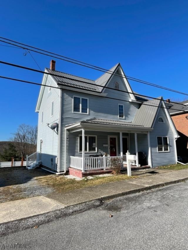 If you are looking for an investment property where there is nothing to do but collect the rent, or if you are looking for a property to live in one unit and rent out the other side, this is the one for you. Super clean, well maintained, many updates in both units, fully occupied and tenants pay all utilities. New metal roof in 2019, 1 furnace is 10 years old other furnace was rebuilt, new sewer line 2016, unit 1009 has updated kitchen with custom cabinets, new deck/steps, new privacy fence, laundry hookups in the basement, includes all appliances.  Call today to schedule this one!