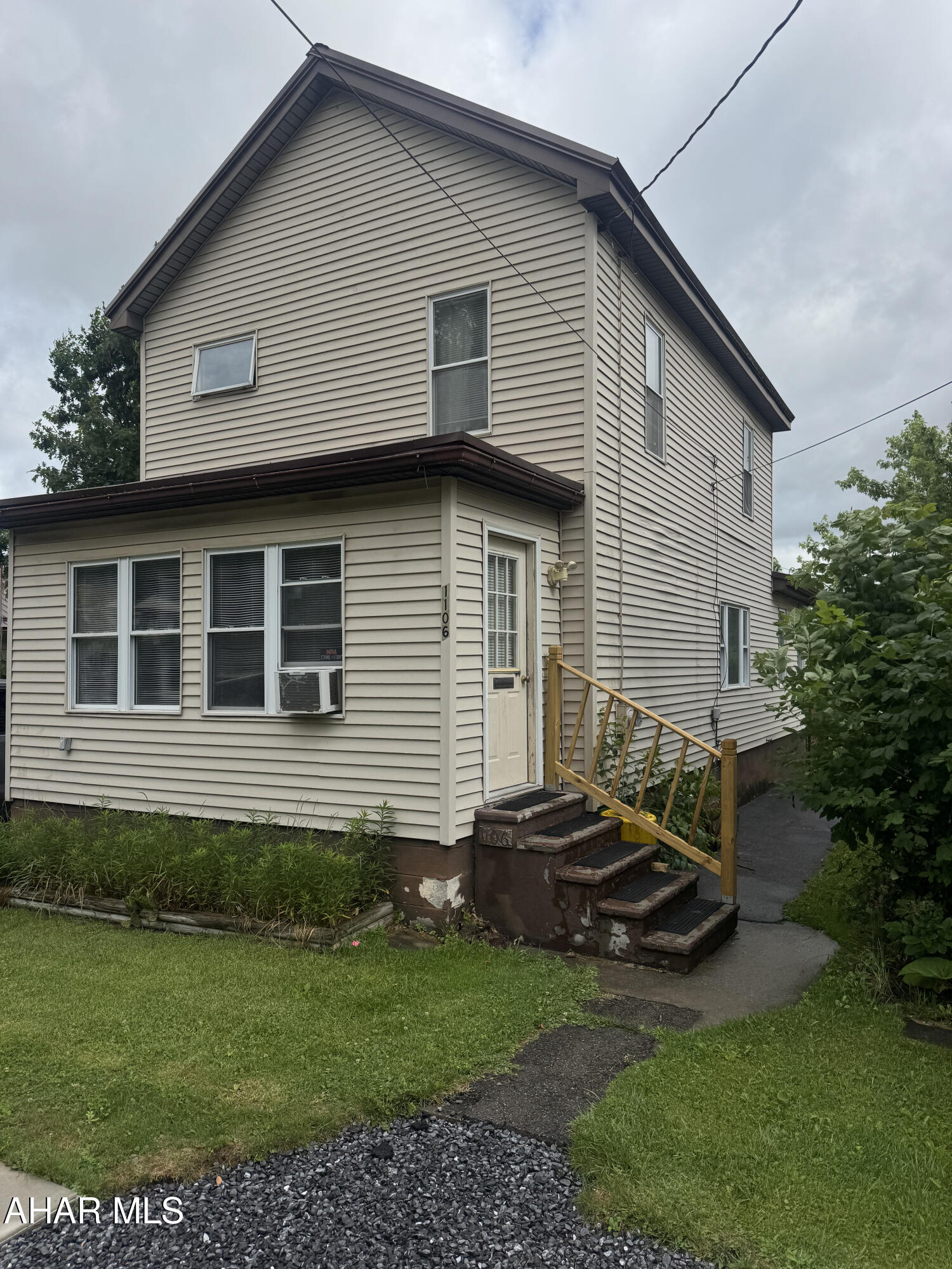 Check out this three bedroom home with a double lot, this home features a eat in kitchen plus a dining room. The second floor you will find three bedrooms and a bath.
The ideal location of this property is a plus , the Portage park and pool are minutes away. This home also includes a storage shed with off street parking in the rear!
Call to take a look today at this reasonably priced home!