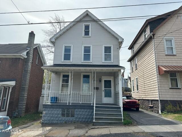 Move in ready in the borough of Hollidaysburg. Yard is fenced.