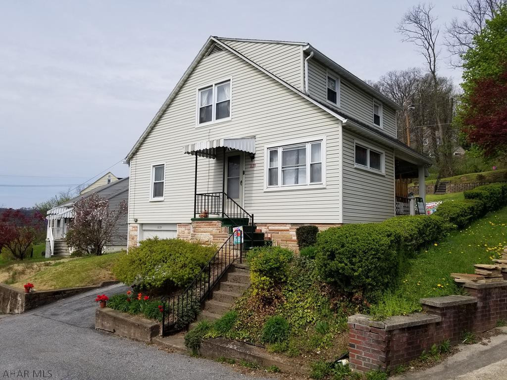 Cozy 2 story home in Ferndale. 3 bedroom, 1 bath, 1 car integral garage. Large backyard, covered back porch, eat-in kitchen. This home features first floor living with a bedroom and a full bath on the first floor. Current owner has made a functional work space in the basement as well! Plenty of additional parking in the back of the property. Seller is willing to negotiate Seller's Assist credit for closing! Come see the possibilities!