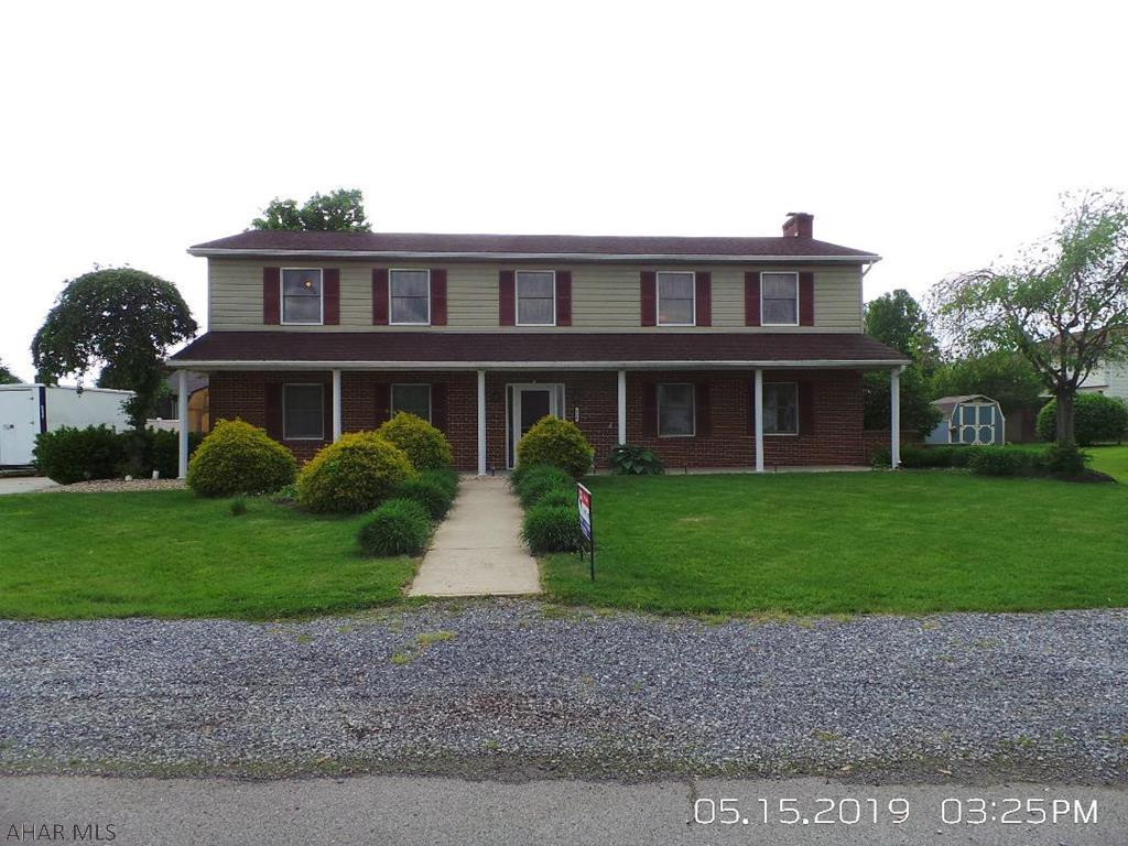 Nice home in a great development with 3-4 BRs and 3 Baths.  Heated sunroom, screened in patio w/hot tub and a deck for entertaining.  Nice sized rooms.