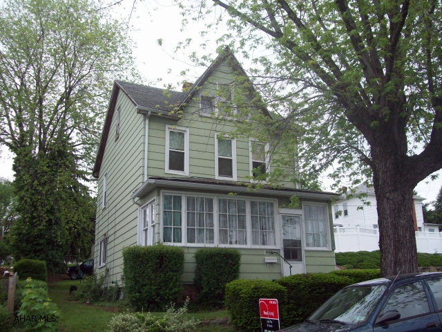Nice residential location - close to Juniata Elementary School, churches and Memorial Park.  FIXER UPPER - Needs lots of work.  Looking for an offer