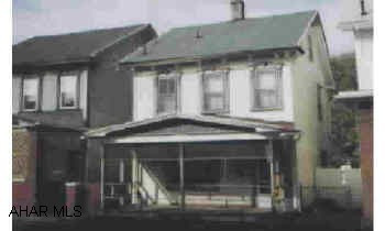 Needs some T.L.C. Anxious owner, bring offers! 2 or 3 bedrooms Needs some T.L.C. Anxious owner, bring offers! 2 or 3 bedrooms