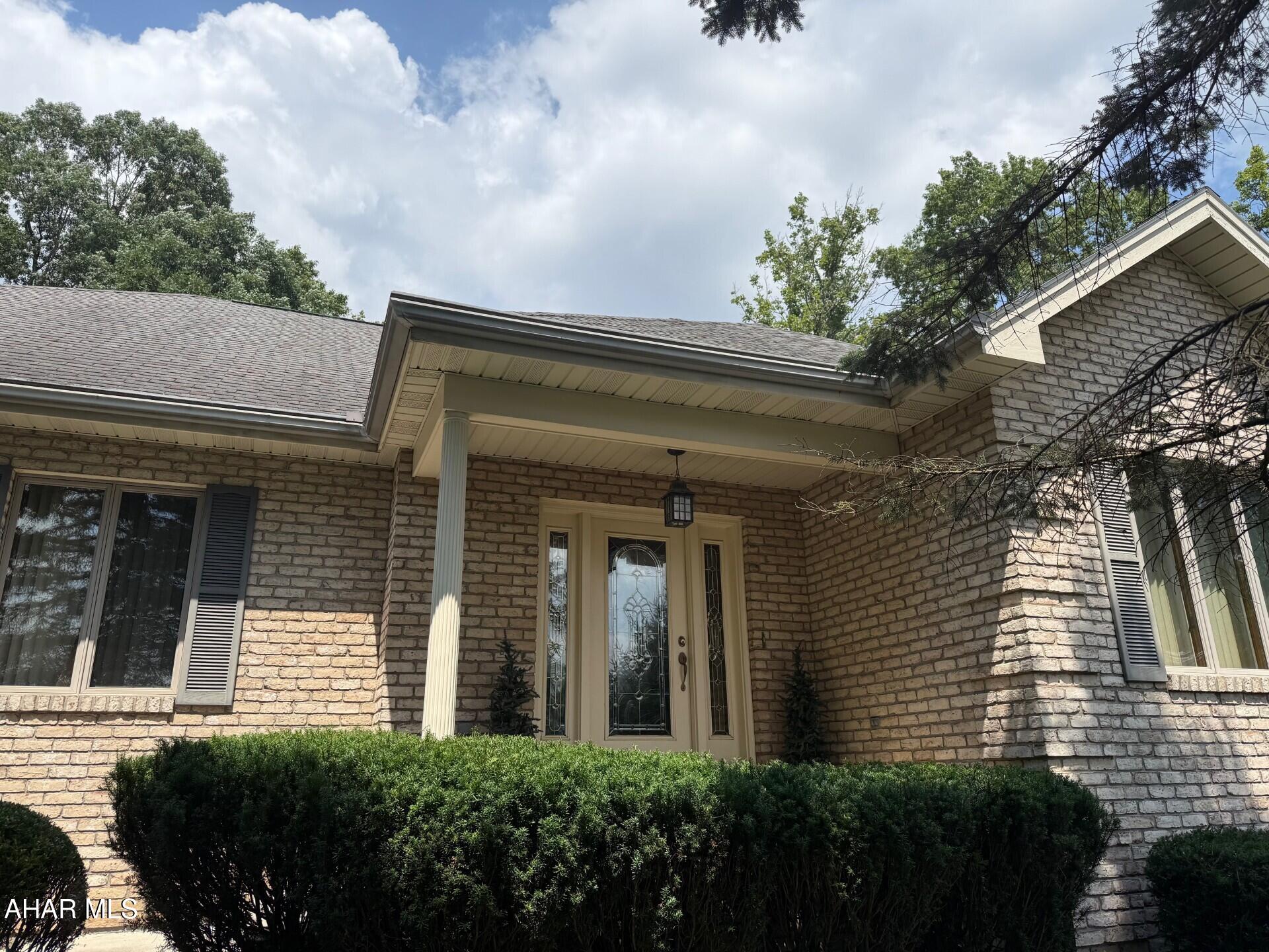 Charming All-Brick Ranch!
Welcome to this meticulously cared for all-brick ranch offering one floor living. Three bedrooms and three full bathrooms. Primary bedroom offers an elegant and spacious bathroom, along with a walk-in closet. This home combines comfort and style throughout.
The heart of the home is the inviting eat-in kitchen, complete with center island. Cozy up by one of the 2 wood-burning fireplaces, including a stunning double-sided fireplace that adds warmth and style to multiple living areas.
Walk-out basement boasts a lovely family room with fireplace and home gym. Perfect for large family gatherings.
Don't miss out on this wonderful home!