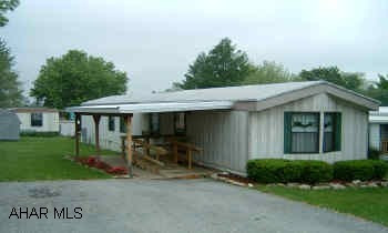 14' x 70' SINGLEWIIDE MOBILE HOME  1989 DeRose.  3BR, 1BA.  Includes all appliances. New carpeting. Some furnishings are negotiable. 2 car parking .Well maintained. 14' x 70' SINGLEWIDE MOBILE HOME.  1989 DeRose.  3BR, 1BA.  All appliances included.  New carpeting. Well maintained.  Some furnishings are negotiable. Removable handicapped ramp in place at front porch. 2 car off street parking.