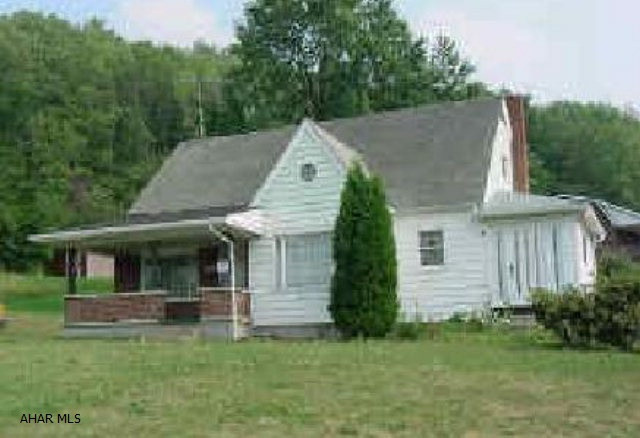 Nice 1 1/2 story home. full bath and 2 bedrooms on the main floor, appliances included, nice yard & 2 car detached garage. laundry on the main floor