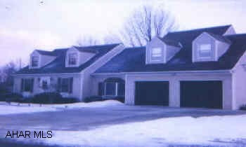 Great house in lovely neighborhood. Oak Kitchen, first flr. laundry. Move-in condition.