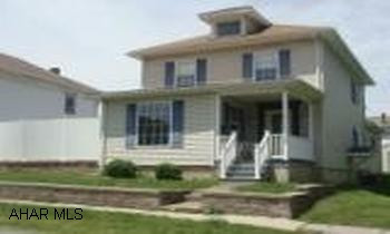 Nicely remodeled home with addition. Huge eat-in kitchen with oak cabinets & island. Gas fireplace in living room. Formal dining room with sliding glass door to great in-ground pool with patio and privacy fence. Nicely remodeled home with addition. Huge eat-in kitchen with oak cabinets & island. Gas fireplace in living room. Formal dining room with sliding glass door to great in-ground pool with patio and privacy fence.