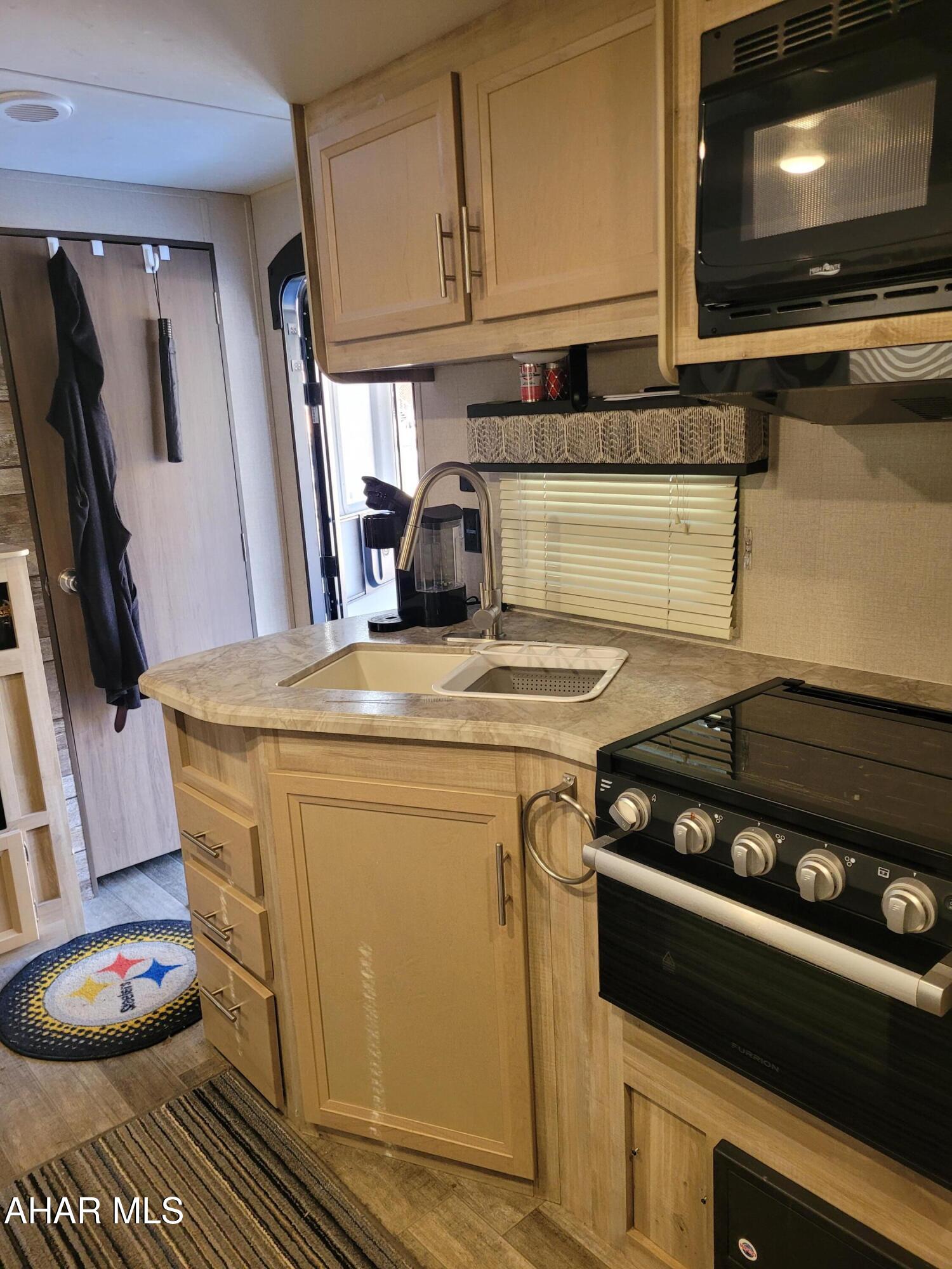 Glendale Yearound - Residential