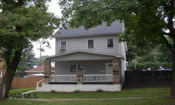 TOTALLY REMODELED 2.5 STORY FROM BASEMENT TO ROOF. THREE CAR OFF STREET PARKING. CUTE VINYL SIDED 2.5 STORY W/EAT-IN KIT., 1ST FLOOR 1/2 BATH, AND MASTER BR W/WALK IN CLOSET. REAT YARD IS FENCED AND LANDSCAPED. OFF STREET PARKING FOR THREE CARS. CONTINGENT ON SETTLEMENT OF A PURCHASE  09/30/04.