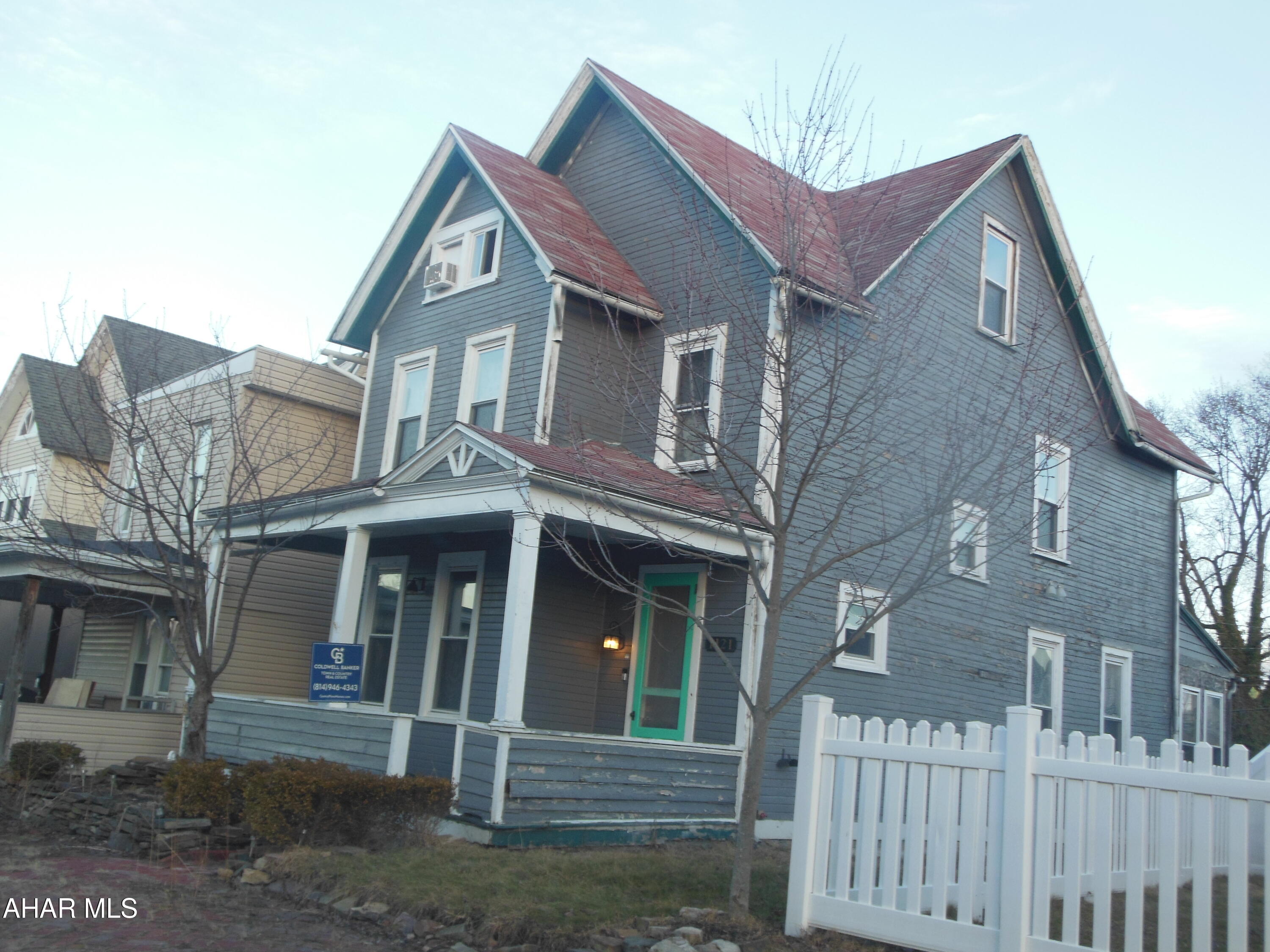 Ambitious home finishers!  Close to Hospitals and Altoona Campus of Penn State a home in the midst of redoing 2nd floor, but now available for someone else to do.  'AS-IS' Would make a great rental, zoned residential, was being finished to be a duplex.  Only $29900.0 to grab this opportunity!!  Inexpensive for a starter...
Look in daylight for safety please...