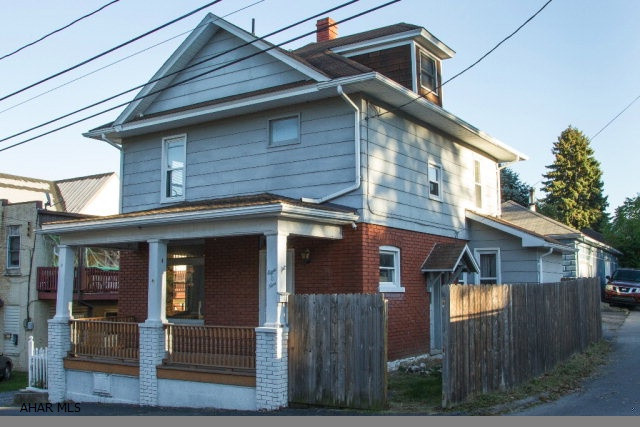 This three bedroom brick home is a fantastic buy!  This property features a low maintenance lot and is close to local amenities.  This is the perfect starter home or would make a great rental.  There are multiple off street parking spaces and a lot of potential with this great property. Please contact the listing agent for your private showing today.  Motivated seller, bring your offers!