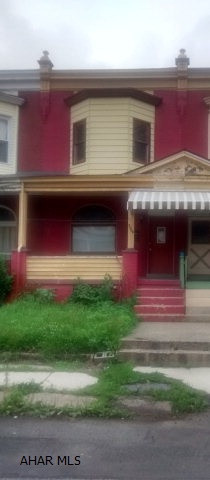 This house is gutted, it needs totally re-done