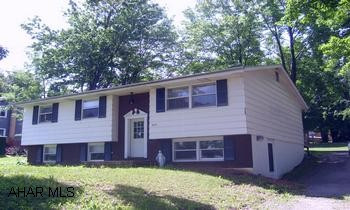 Well maintained bi-level home Notice: 24hr.  All showings must go through Cathy Tubo, 886-8111.Delayed Possession until 6/1/08Motivated Seller-would like an offer!