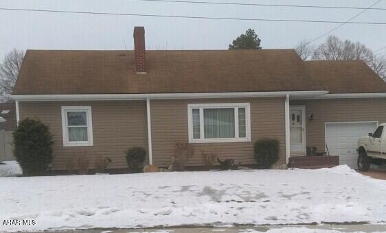 Welcome to 128 Barclay Street! 2 bedroom, 2 bath home waiting for you! Ranch home with 1 car garage.