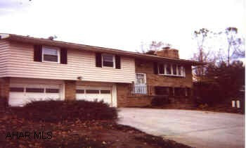 PRIVATE BACK YARD WITH PRIVATE IN GROUND POOL.  LARGE ROOMS, FAMILY ROOM WITH WOODBURNER, NEWER WINDOWS, ROOF 1 YEAR OLD, SELLER WOULD MAKE AN ALLOWANCE TO REPLACE GREEN CARPET.