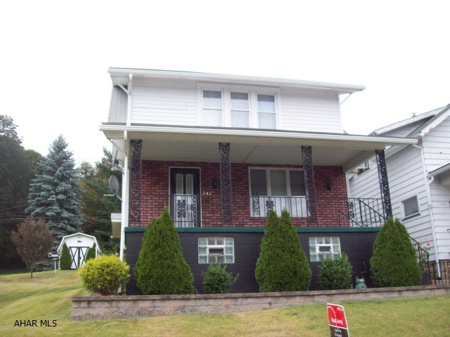Well maintained 3BR home in Pleasant Valley.  Large lot with extra lot at the rear of the property.  Semi-modern kitchen and bath, nice rear porch.  Great view of the mountains!