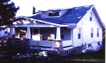 SMALL VINYL SIDED WITH NEW WINDOWS ON NICE PIECE OF GROUND. INSIDE NEEDS WORK AND IMAGINATION. SMALL VINYL SIDED WITH NEW WINDOWS ON NICE PIECE OF GROUND. INSIDE NEEDS WORK AND IMAGINATION.