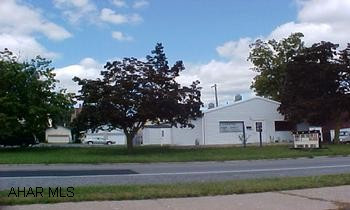 1 Story Modern Beauty Salon with 5 styling stations, 5 dryers with chairs and sinks, 2 manicure tables, 1 pedicure chair w/foot bowl & stool.  Nice layout.  100x120 lot, building and equipment.  Paved parking lot.  See additional photos #J-841. 1 Story Modern Beauty Salon with 5 styling stations, 5 dryers with chairs and sinks, 2 manicure tables, 1 pedicure chair w/foot bowl & stool.  Nice layout.  100x120 lot, building and equipment.  Paved parking lot.  See additional photos #J-841.