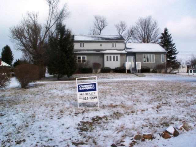 Convenient location, plenty of square footage! Spacious 4 bedrooms, 3 baths, 3 car garage.