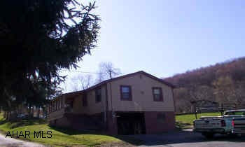 Cozy country ranch on lovely 1/2 acre.  New oak kitchen and bath.  Ceramic tile and hardwood floors. Central air.  All appliances.  Motivated seller wants offer! Cozy country ranch on lovely 1/2 acre.  New oak kitchen and bath.  Ceramic tile and hardwood floors.  Central air.  All appliances.  Motivated seller wants offer!