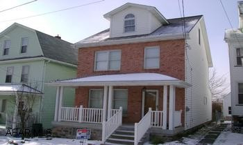 Spacious Vinyl & Brick, Open Floor Plan, Oak Kitchen, DR, LR, 3-Bedrooms. All appliances. Totally Remodeled. Move Right In. Hardwood & Ceramic Tile Floors. Fenced In Yard, Deck. Spacious Vinyl & Brick, Open Floor Plan, Oak Kitchen, DR, LR, 3-Bedrooms. All appliances. Totally Remodeled. Move Right In. Hardwood & Ceramic Tile Floors. Fenced In Yard, Deck.